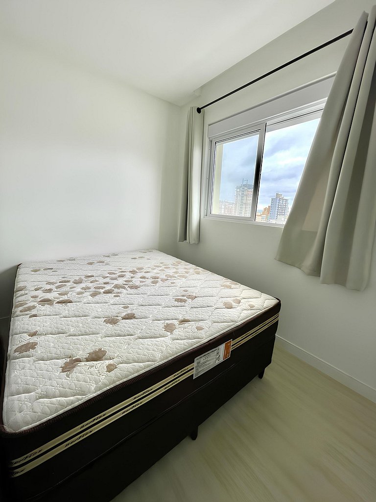 #CD1903 - Apartamento completo em Meia Praia com varanda gou