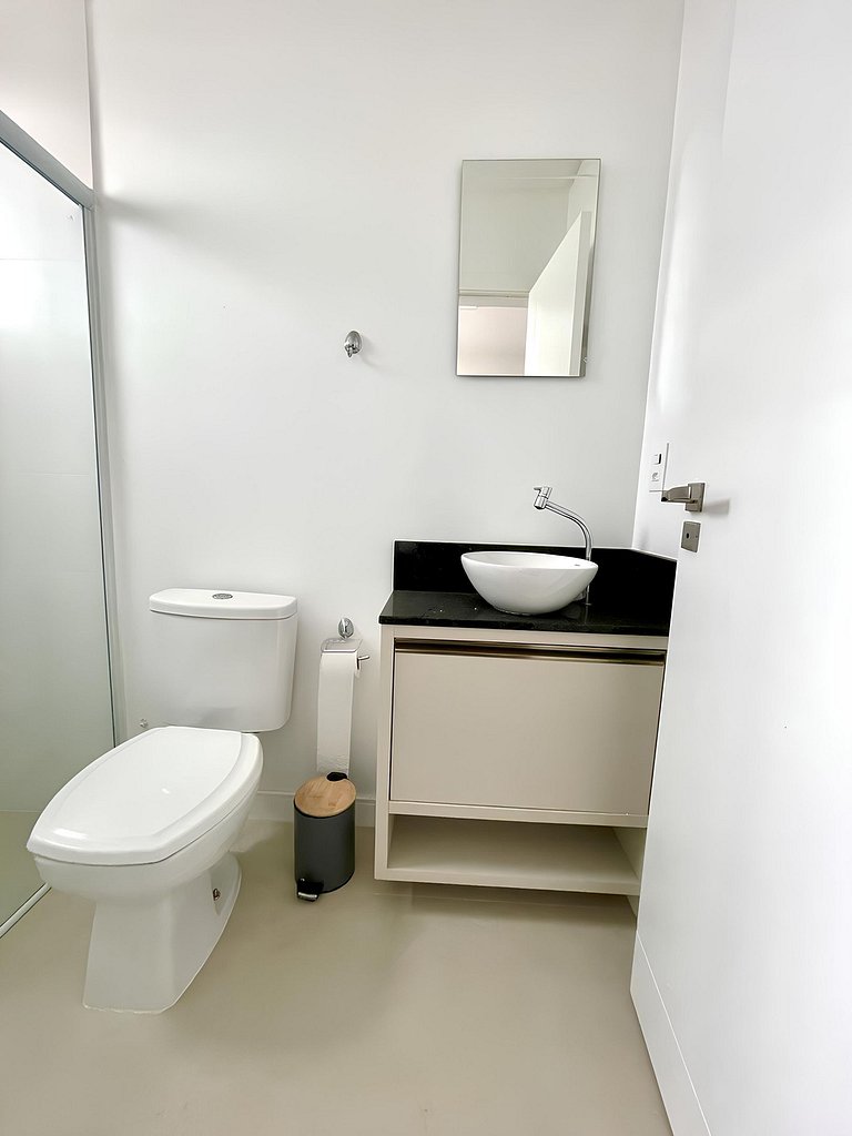 #CD1903 - Apartamento completo em Meia Praia com varanda gou