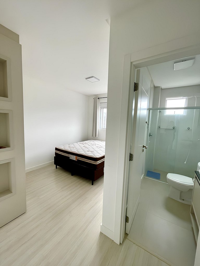 #CD1903 - Apartamento completo em Meia Praia com varanda gou