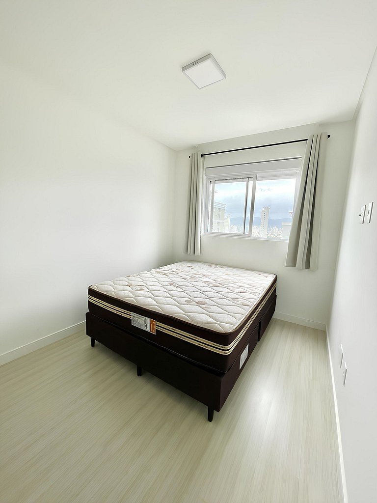 #CD1903 - Apartamento completo em Meia Praia com varanda gou