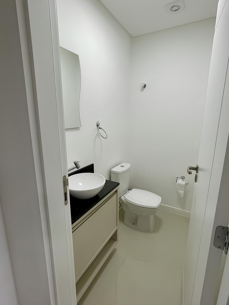 #CD1903 - Apartamento completo em Meia Praia com varanda gou