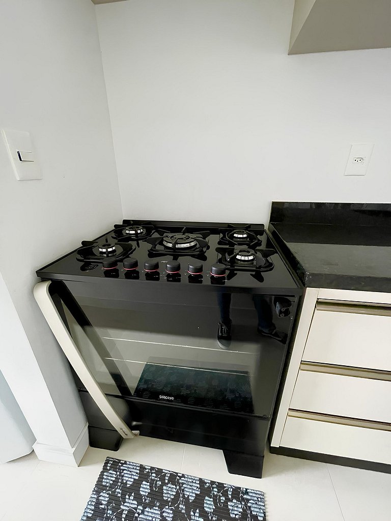 #CD1903 - Apartamento completo em Meia Praia com varanda gou