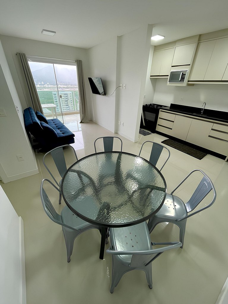 #CD1903 - Apartamento completo em Meia Praia com varanda gou
