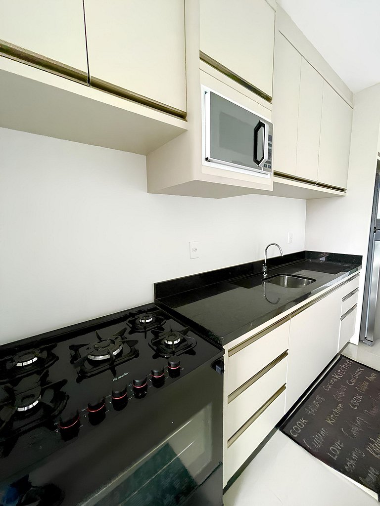 #CD1903 - Apartamento completo em Meia Praia com varanda gou